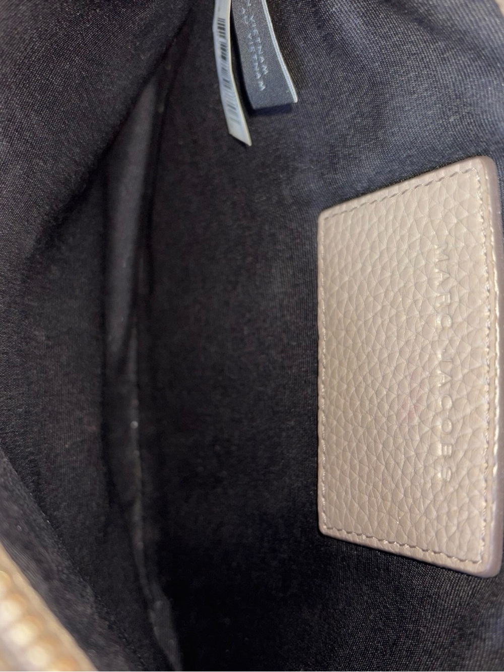 Marc Jacob Pebbled Crossbody Bag in Light Gray and bracelet - Picture 6 of 8